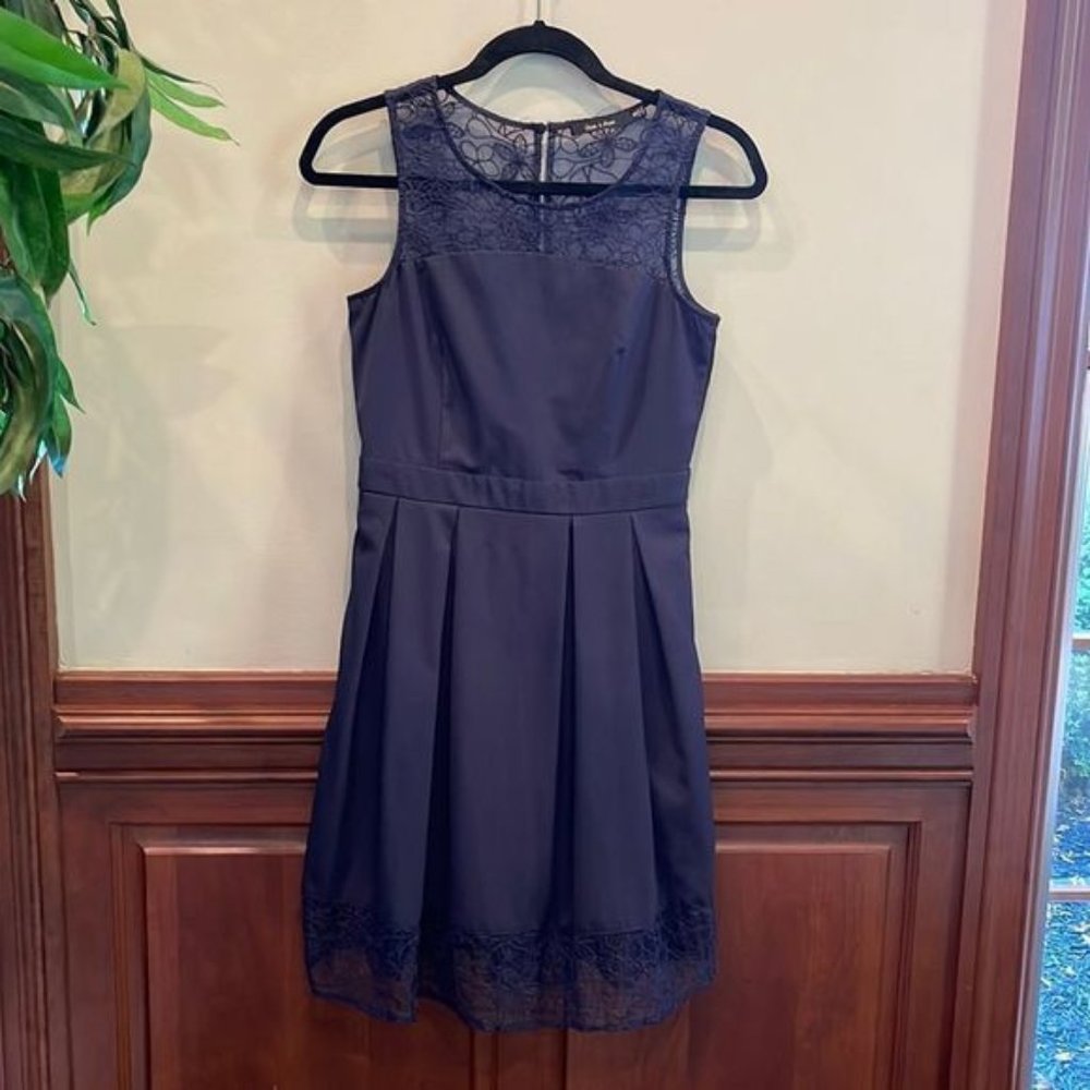 DOE & Rae Sleeveless mini navy dress size small